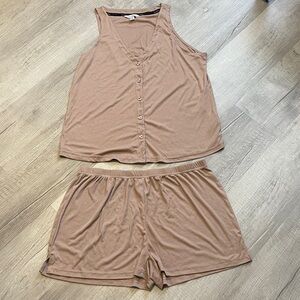 Nicole Miller Beige Ribbed Fabric Lingerie.